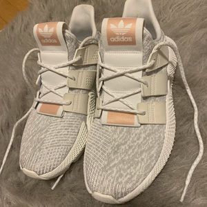 Great condition adidas sneakers